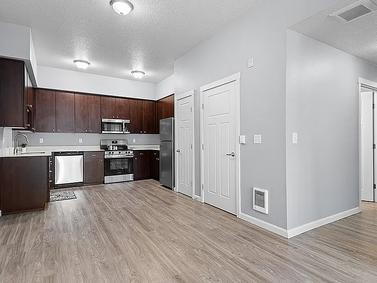 Element 170 Apartments — Photo 20