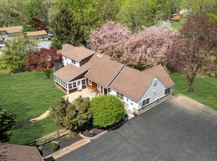 682 Whirlaway Dr, Warminster, PA 18974