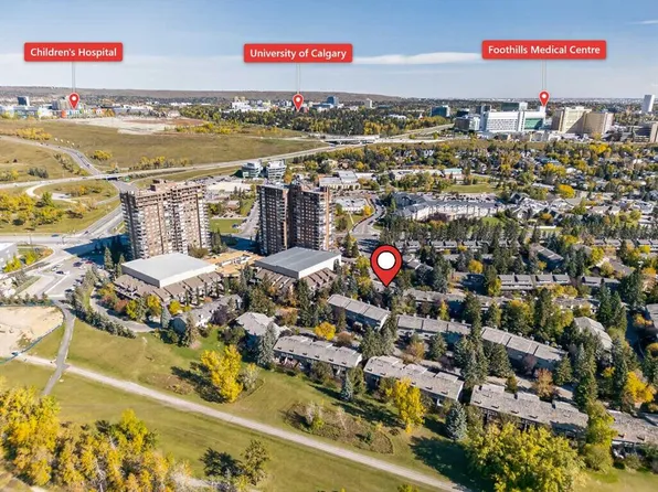 135 E Point Dr NW, Calgary, AB T3B 5C8