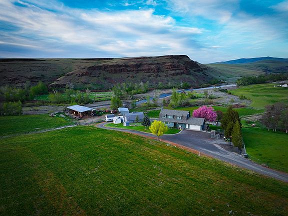 4th image of 44743 McKay Creek Rd