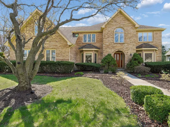 1000 Sheringham Dr, Naperville, IL 60565