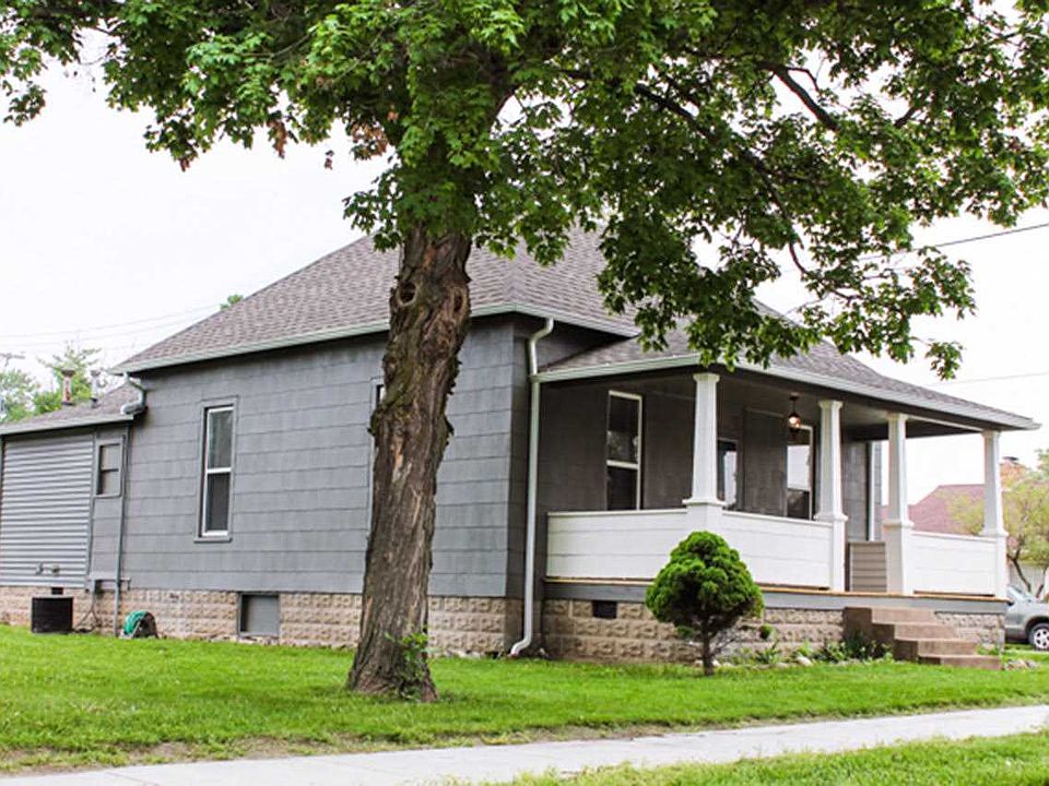 1st image of 401 S Brackney St
