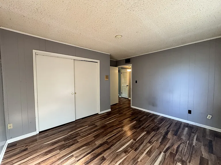 203 John Sims Pkwy #F — Photo 9