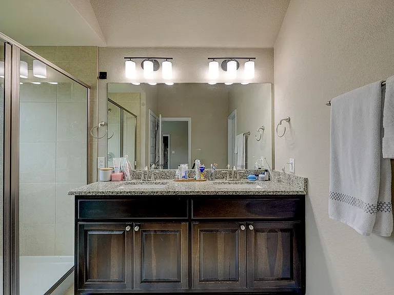 4140 Van Ness Ave — Photo 31