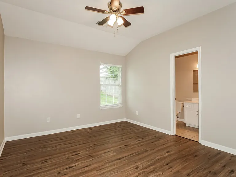 120 Pinewood Dr — Photo 8