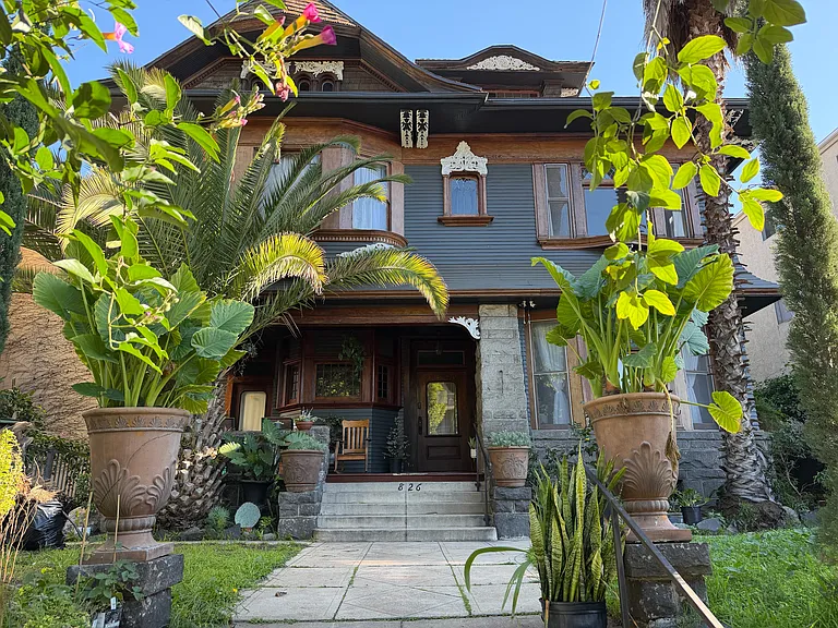 826 S Burlington Ave #G1 — Photo 9