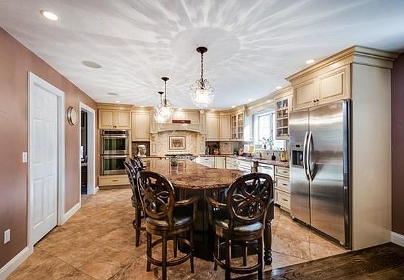 3rd image of 15 Pleasant Heights Dr