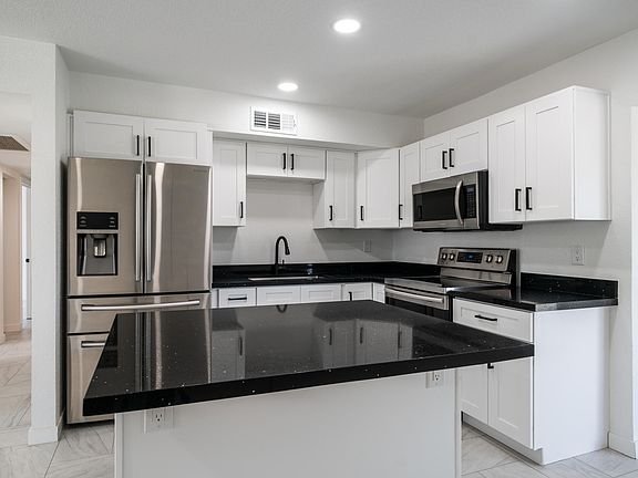 4th image of 18218 N 33RD Drive