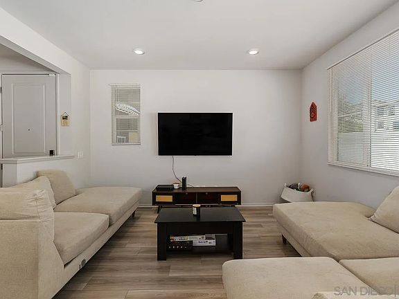 5th image of 40303 Birchfield Dr