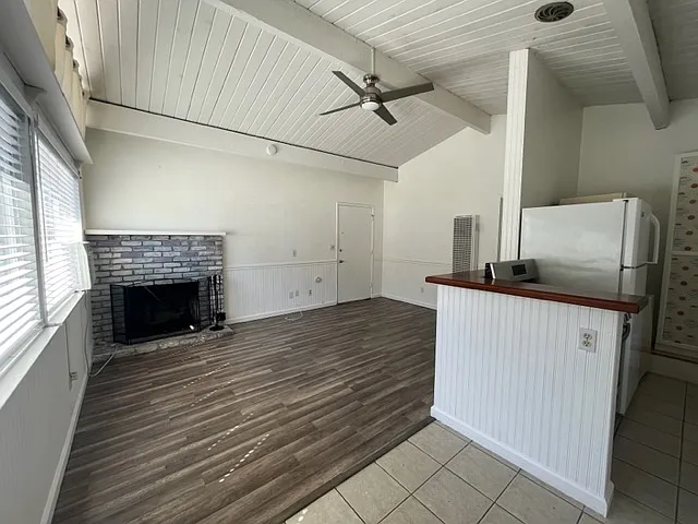 2316 Santa Ana Ave — Photo 3