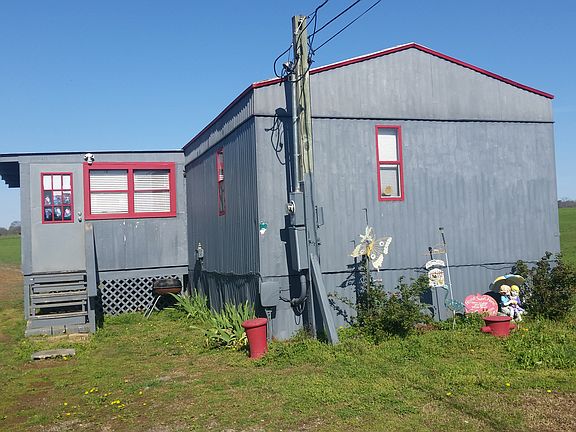Front View & Drive Way