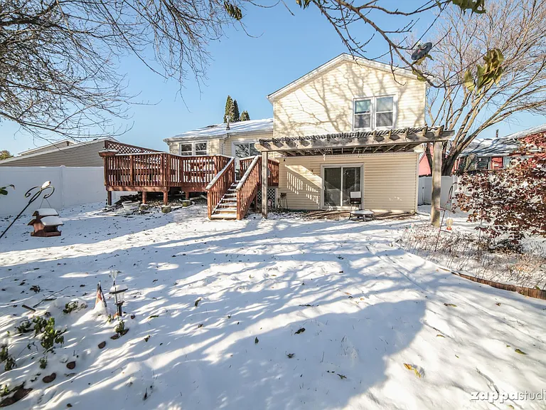 2705 Laurel Ct — Photo 33