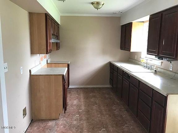 5th image of 3505 8th Ave