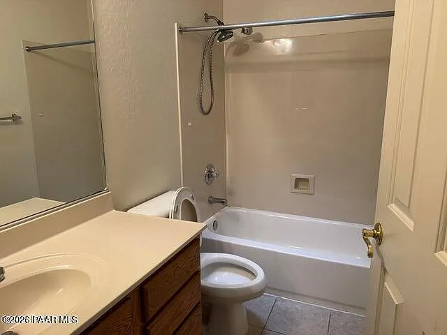 1137 Hughes St — Photo 8