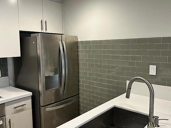 5th image of 3110 Red River St APT 302