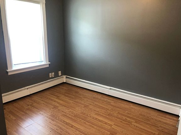 5th image of 2-20 Langsberries Ave #4