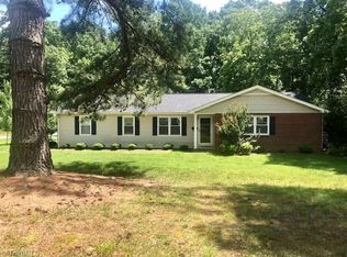 4800 Winchelsea Rd, Winston Salem, NC 27104