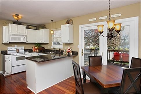 2nd image of 350 Oak Park Village Dr