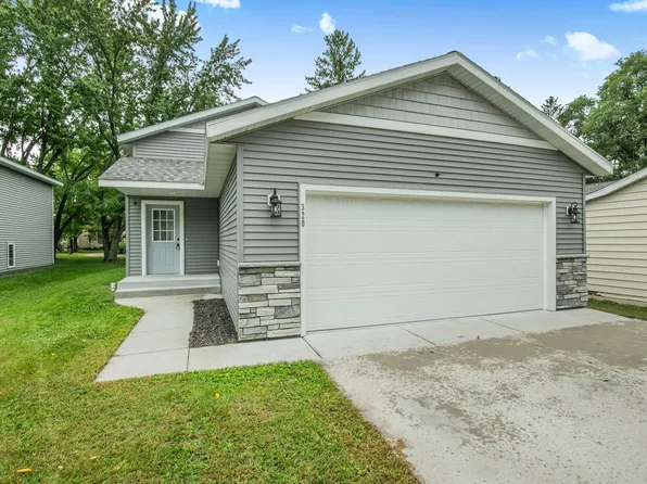 320 6th St S, Sauk Rapids, MN 56379