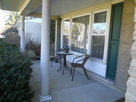 2nd image of 1435 S Evergreen Ave