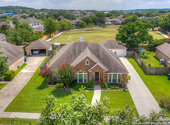 4th image of 1745 Oak Forest Dr