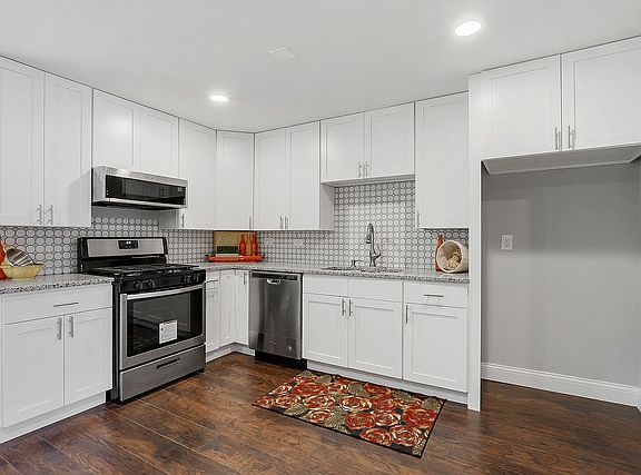 4th image of 15341 Drexel Ave