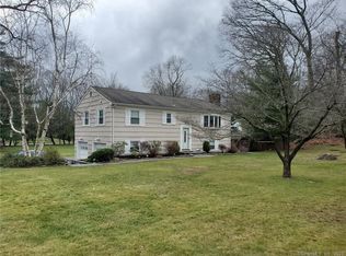 17 Boulder Rd, Norwalk, CT 06854