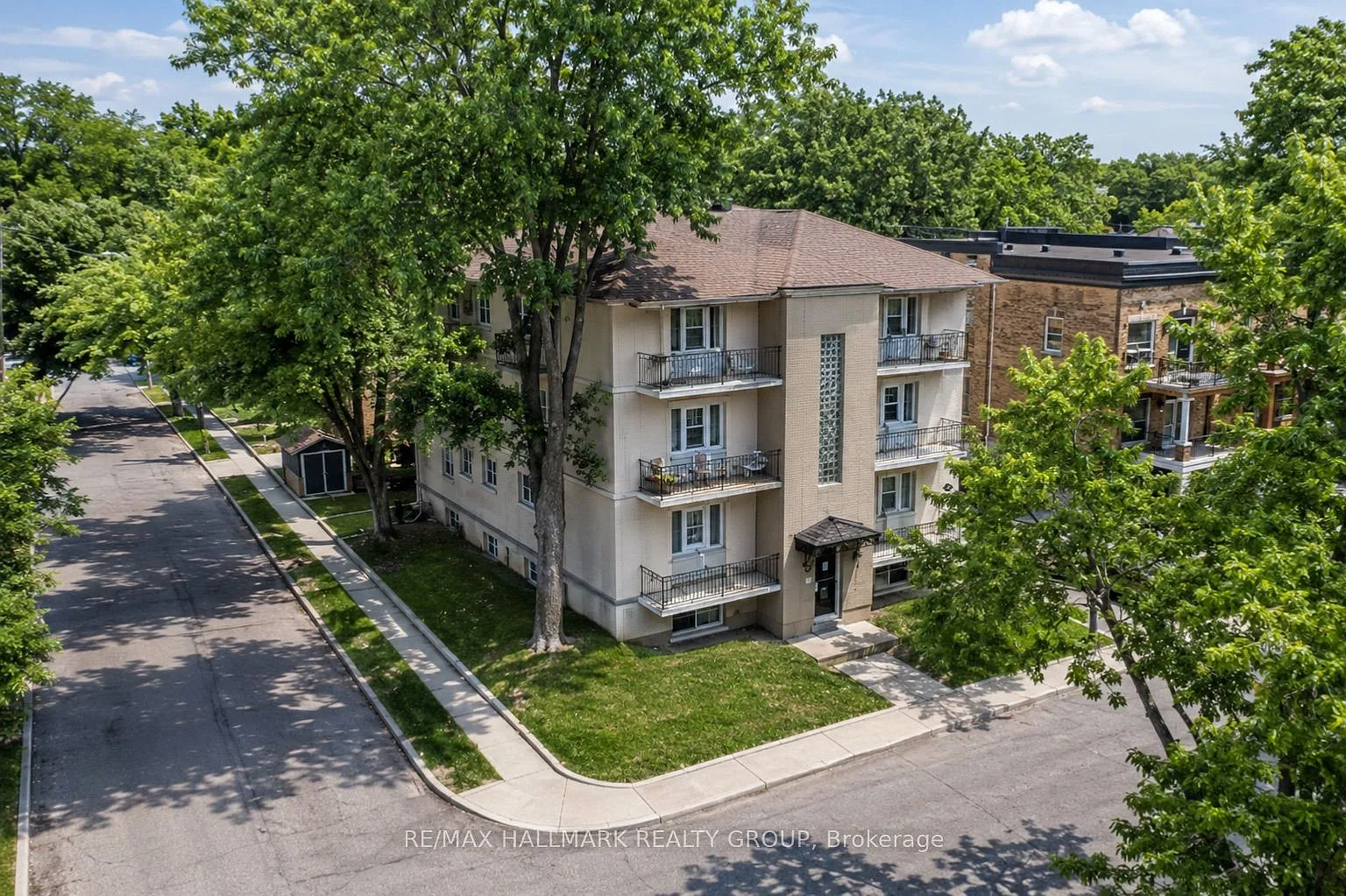 3 bed, $2,500 — Photo 1