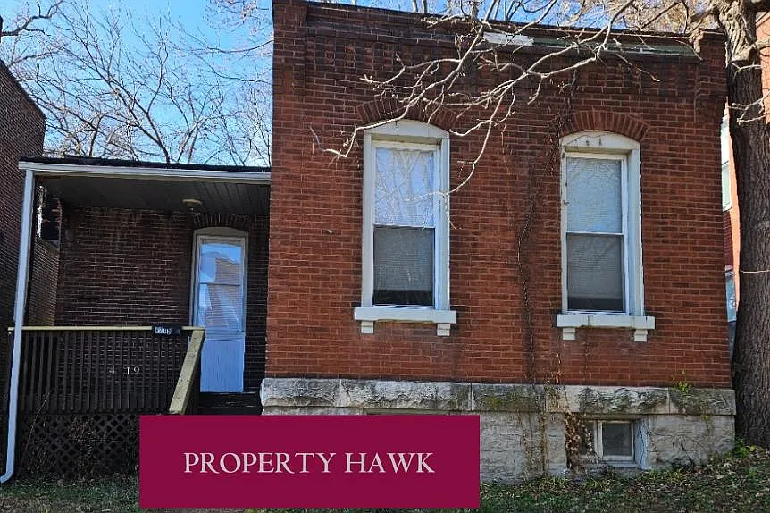 4219 Iowa Ave photo 1