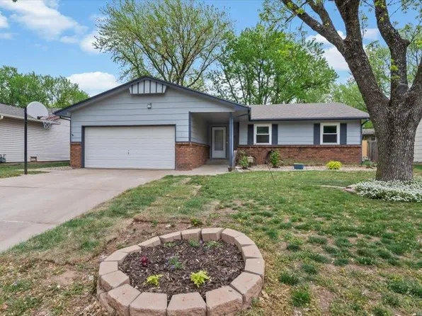 1526 N Rockwood Blvd, Mulvane, KS 67110