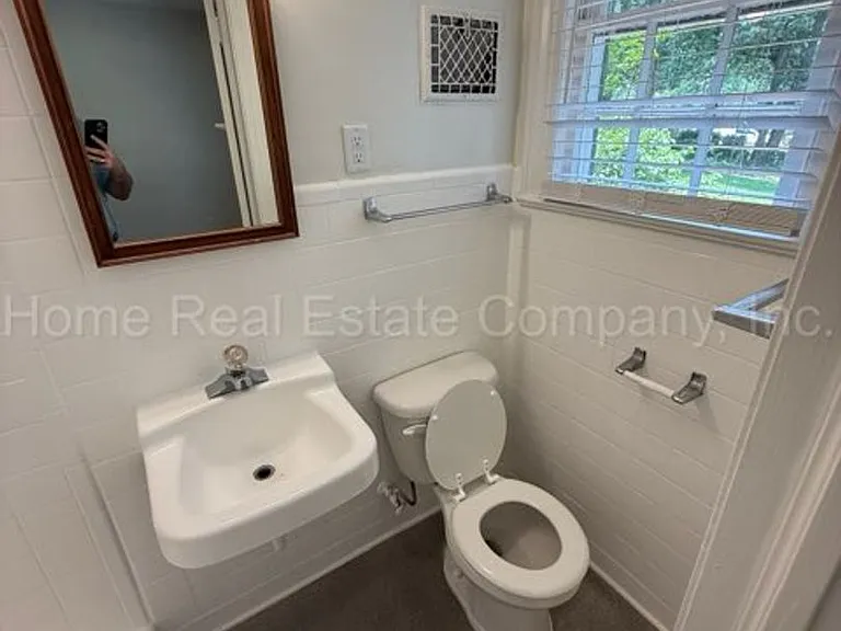 1947 Robinhood Rd — Photo 8