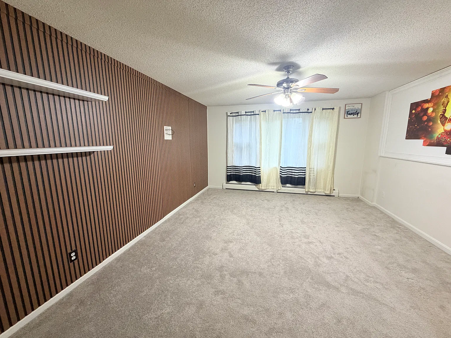 3 bed, 1300 sqft, $3,000 — Photo 4