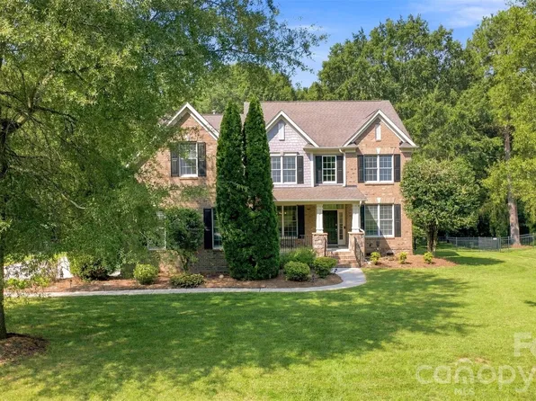3013 Groves Edge Ln, Waxhaw, NC 28173