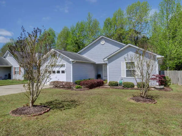 410 Holly Ln, Swansboro, NC 28584