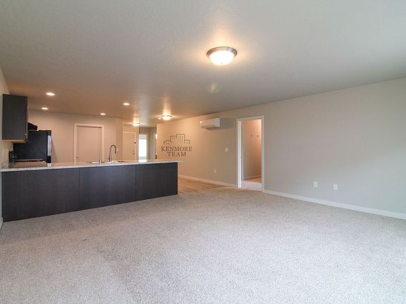 4th image of 301 S Cedar Ave