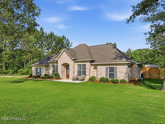 2nd image of 637 Kylemore Ln