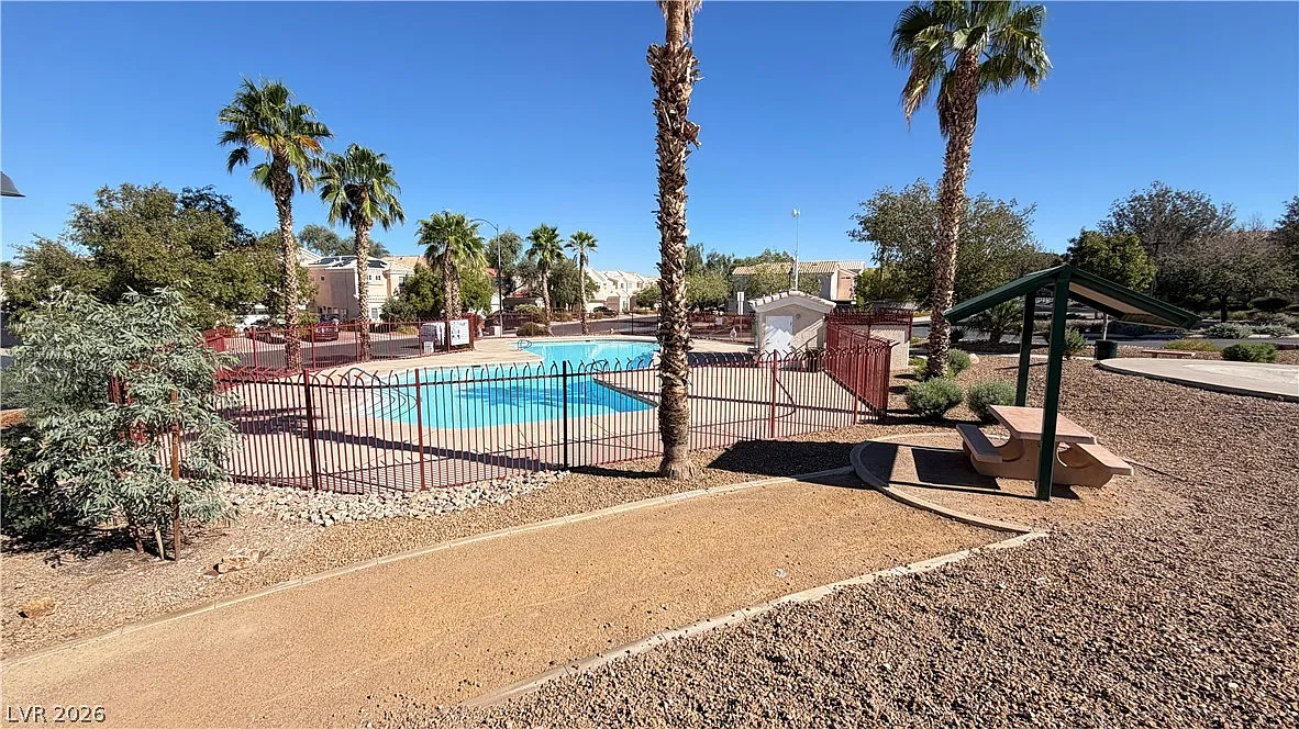 2 bed, 2.0 bath, 1189 sqft, $1,575 — Photo 3