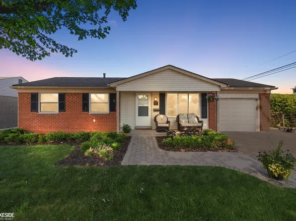 39177 Roslyn Dr, Sterling Heights, MI 48313