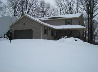1026 Liberty Ln NW, North Canton, OH 44720