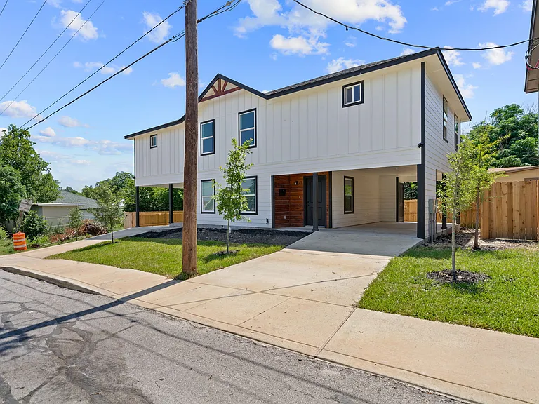 227 S Grimes St — Photo 4