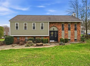 114 Rembrandt Dr, Butler, PA 16002