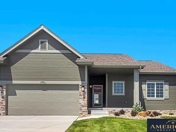 17576 Phoebe St, Bennington, NE 68007