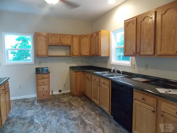 4th image of 653 4th St NE