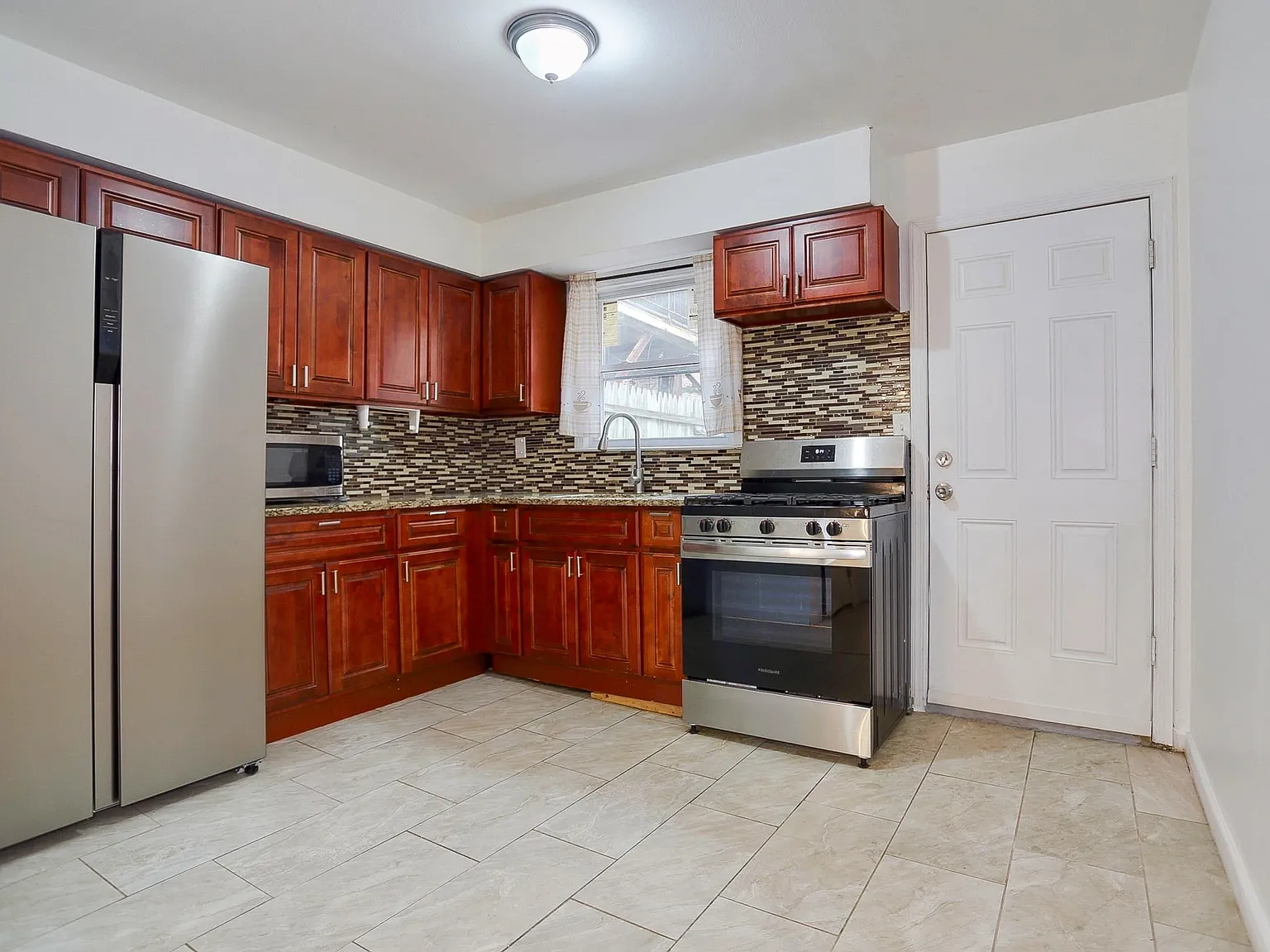 2 bed, 1.5 bath, $2,400 — Photo 1
