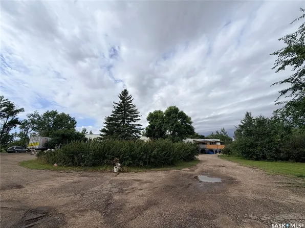 300 2nd Street W, Bengough, SK S0C 0K0
