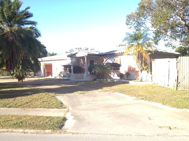 1st image of 4903 Lake Charles Dr N
