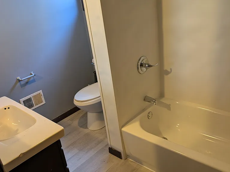 1417 Lynn St — Photo 12