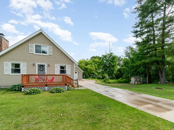 537 W Myrtle Rd, Sanford, MI 48657