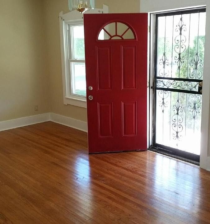 Front Entrance - Living Room