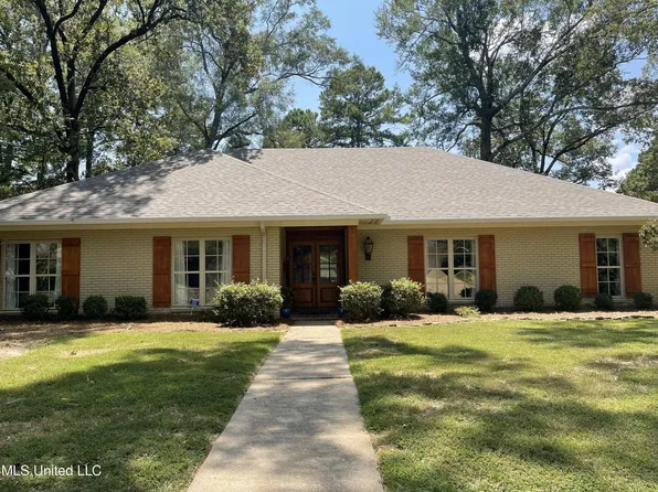 5305 Reddoch Dr, Jackson, MS 39211